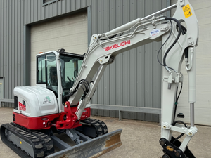 รถขุดขนาดเล็ก Takeuchi TB350R 5 ตัน 5000 กก. แบบสวิงท้ายสั้น รถขุดตีนตะขาบ 44 แรงม้า เครื่องยนต์ดีเซล รถขุดขนาดกะทัดรัดสำหรับขาย - Product Image 2