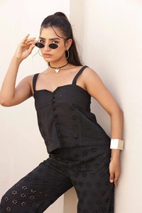 ชุดลำลองอิสลามแบบเรียบหรู สวมใส่สบาย ผ้าลินิน ยาวคลุมเท้า แขนยาว รับผลิตแบบ OEM/ODM สำหรับธุรกิจ B2B ผู้จัดจำหน่ายแฟชั่น - Product Image 3