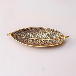 Meilleure vente plateau de conception de feuille en relief en métal fait main à un prix raisonnable de l'Inde - Product Image 5
