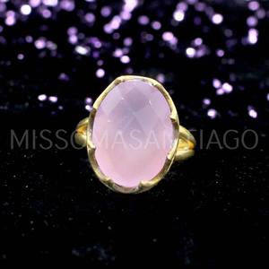 Vente en gros de bague en calcédoine rose faite à la main bijoux géométriques en laiton plaqué or 17x13mm taille ovale 5.07g de rhodium - Product Image 4