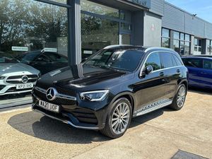 UTILISÉ LHD/RHD 2020 MERCEDES-BENZ GLC-CLASS 2.0D GLC300D AMG LINE PREMIUM BREAK - Product Image 3