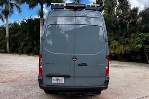 Mercedes-Benz Sprinter 2500 4x4 Usada en Buen Estado, Año 2022 - Product Image 2