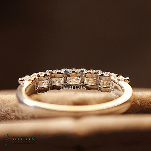 Anillo de compromiso redondo brillante estilo halo oculto de 7 piedras - Product Image 5