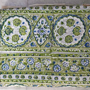 Tissu en coton écologique imprimé à la main Sanganeri, motif floral vert batik pour la décoration intérieure et les textiles - Product Image 4