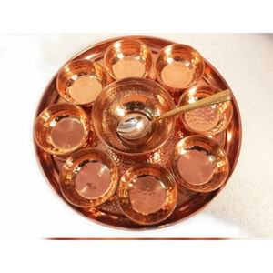 Ensemble de bols et de plateau de forme ronde en métal de qualité supérieure, plaqué or, à texture martelée, pour servir les aliments, en provenance d'Inde - Product Image 1