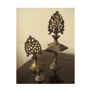 Surmedani en métal artisanal pour le rangement de la beauté héritée avec des motifs décoratifs et un attrait intemporel - Product Image 6