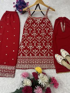 Conjunto de Kurti Sharara Corto de Georgette Sintética de Moda con Bordado de Lentejuelas Pesadas - Product Image 4