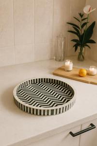 Plateau de service en os incrusté artisanal, très vendu, multi-usages pour le service, le rangement et la décoration de la maison, disponible au meilleur prix - Product Image 2