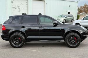 Porsche Cayenne GTS d'occasion 2009 en excellent état, prêt à être expédié - Product Image 3