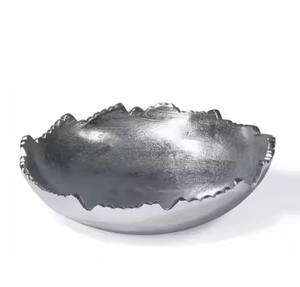 Colección de Vajilla de Metal Pulido para una Experiencia Gastronómica de Lujo en el Hogar - Product Image 6