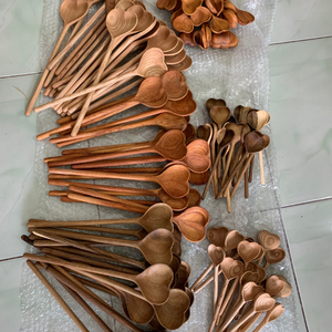 Tazón y Cuchara de Madera Natural Hechos a Mano de Vietnam para la Experiencia Gastronómica en el Hogar y para Servir - Product Image 4