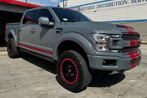 Camioneta 4x4 de Cabina Doble Personalizada 2024 con Capó Ventilado / Estilo Deportivo / Llantas Reforzadas, Lista para Enviar - Product Image 3