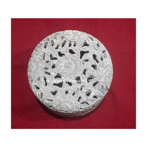 Boîtes à bijoux en pierre ollaire naturelle de forme ronde avec un design floral sculpté, pour les fêtes de Diwali et de Ramadan - Product Image 2