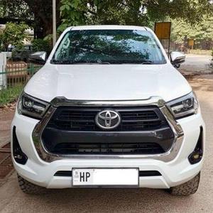 Toyota Hilux d'occasion en provenance d'Europe à vendre, vente flash, 2015 - 2022, moteur diesel, conduite à gauche, kilométrage, état - Product Image 1