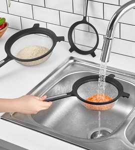 Crépine de cuisine en plastique multifonctionnelle et flexible avec poignée ergonomique et trous, compatible lave-vaisselle, pour usage domestique et professionnel CATEEM - Product Image 1