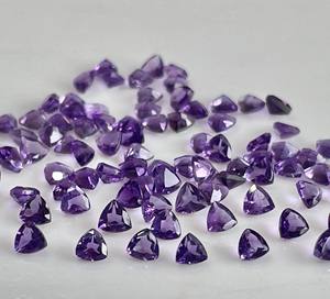Trillón de amatista natural cortado 4mm facetado-Trillón de amatista suelto de calidad superior - Product Image 2
