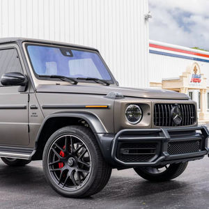 G63 2024 ~3 700 milles, V8 biturbo, transmission intégrale, gris Monza Magno, non modifié - Product Image 1