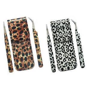 Pincettes à cils 2 pièces avec pochette à boutons aimantés - Product Image 1