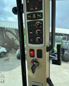 Tracteur agricole 5711 80HP 4x4 avec boîte de vitesses, haute performance, robuste, disponible à la vente - Product Image 5