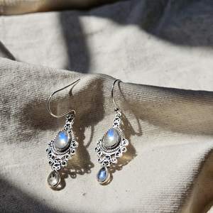 Boucles d'oreilles en argent sterling 925 faites à la main en pierre de lune bijoux de mariage vintage pour sa fête cadeau élégant - Product Image 3