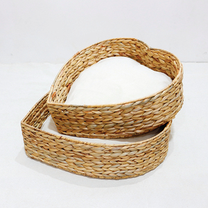 Lit pour animaux de compagnie en jacinthe d'eau en forme de cœur fait à la main Artex Dong Thap avec coussin pour petits chats et chiens, écologique, Vietnam - Product Image 5