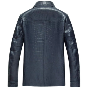 Veste en cuir véritable gaufré crocodile avec finition élégante, coupe confortable et fermeture éclair robuste pour une performance durable - Product Image 6