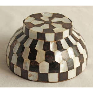 Bol en métal de luxe pour la décoration de la maison avec nacre, bol de service écologique pour les fêtes, design peint en noir et blanc - Product Image 6