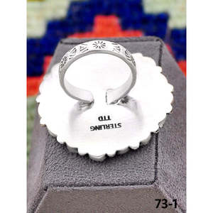 Bague artisanale en argent sterling et émeraude de la vallée du Sud-Ouest avec pierre florale turquoise - Product Image 2