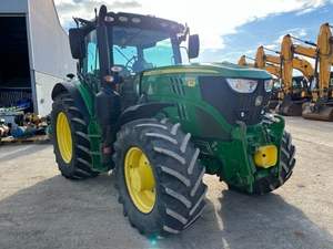 Tracteurs agricoles John Deere 4x4 durables à vendre, avec des matériaux de haute qualité, un système de transmission fluide et une robustesse accrue - Product Image 5