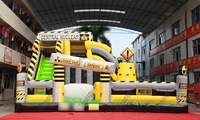 Parcours d'obstacles gonflable sur le thème des radiations nucléaires, château gonflable combiné avec toboggan sec, design zone de danger, jouets d'amusement pour enfants