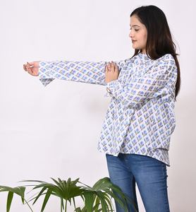 Camisa de algodón suave de lujo con cuello y manga larga, hecha y estampada a mano con encaje, diseño floral indio estampado a mano, casual, elegante, con botones, para verano. - Product Image 4