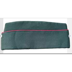 Esta es una gorra verde vintage de los Exploradores de los Boy Scouts de América con ribete rojo. - Product Image 6