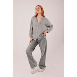 Camisa Casual de Viscosa a Rayas Grises Oversize para Mujer Lustrin con Detalle de Bolsillo Frontal - Blusa Holgada al por Mayor para Damas - Product Image 3