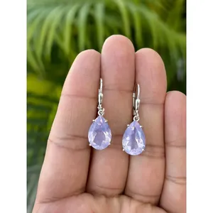 Boucles d'oreilles pendantes en argent 925 et cristal de quartz lavande, catégorie Poire - Product Image 1