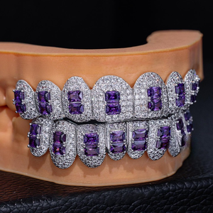 Colección exclusiva del diseñador Grillz en plata de ley 925 con diamantes de moissanita para joyas de estilo único. - Product Image 4