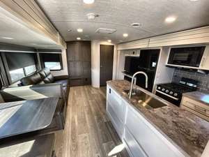 Nuevo Modelo 2025 Keystone Cougar 34TSB Autocaravana para Camping - Product Image 4