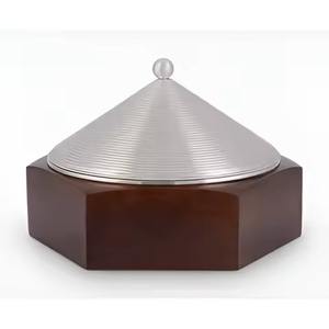 Olla Caliente de Diseño Nuevo en Metal con Madera, Perilla Plateada, Calidad Superior, Color y Tamaño Personalizables, Cazuelas para Servir - Product Image 1