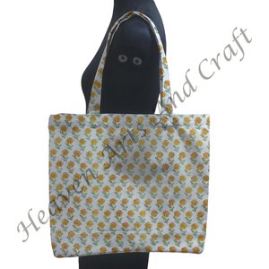 กระเป๋าผ้าคอตตอนทรงสี่เหลี่ยมพิมพ์ลายแบบอินเดียกระเป๋าชายหาดขนาดใหญ่พร้อมปิดกระเป๋าแบบพกพาของผู้หญิง - Product Image 2