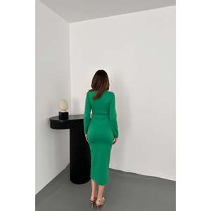 Vestido Verde con Escote Fruncido - Verde - Product Image 5