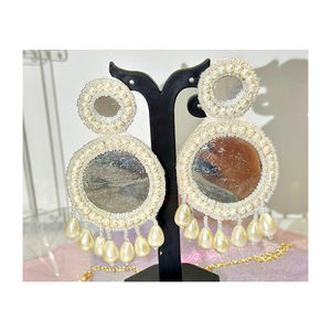 Pendientes de aro de cuentas de lujo para mujer Increíble nueva moda para festivales y bodas Venta directa al por mayor - Product Image 1