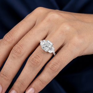 Anillo de compromiso de tres piedras con diamante radiante cultivado en laboratorio, anillo de novia solitario de oro blanco, joyería fina de lujo, regalo para mujer - Product Image 1