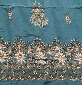 Costumes indiens modernes brodés à la main non cousus pour femmes élégants pour les fêtes de style traditionnel - Product Image 2