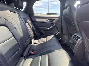 SUV P-250 R-DYNAMIC S AWD 2024 en Venta, Automático, Asientos de Cuero, Techo Panorámico - Product Image 4