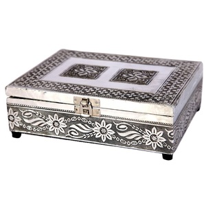 Beautiful Design Hot Selling Metal Decorative Luxury Jewellery Box for <b>Rings</b> Necklace & Pendant table Top Decorative Iteam - Product Image 1