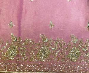 Beaux costumes brodés à la main non cousus de créateur moderne pour les femmes fêtes de style traditionnel indien à la mode - Product Image 3