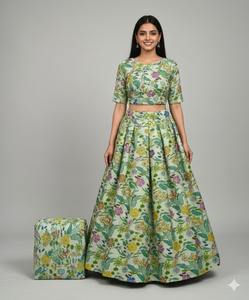 Tela de seda de lujo con bordado pesado y estampado posicional para chinos de mujer - Chinos de secado rápido con estampado posicional para uso casual - Product Image 4