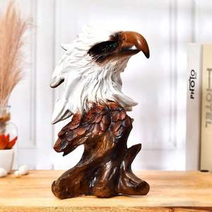 Freedom Eagle Brown & White Figurine en résine Matériau métallique Installation de table pour une décoration élégante dans la salle d'étude - Product Image 1