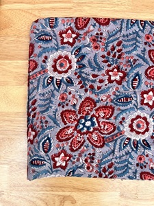 Tissu indien en coton imprimé en blocs fait à la main Design personnalisé Tissu moderne fait à la main Meilleur prix Tissu floral en vrac de haute qualité - Product Image 3