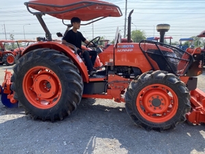 Tractor Agrícola Kubota L3408 Nuevo y Usado con Tracción en las 4 Ruedas para Huertos, Plantaciones y Operaciones Agrícolas Generales - Product Image 6