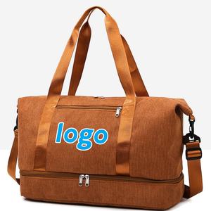 Bolsa de gimnasio de lona de viaje con logotipo personalizado unisex, patrón geométrico, entrenamiento deportivo, Fútbol para hombres y mujeres - Product Image 1